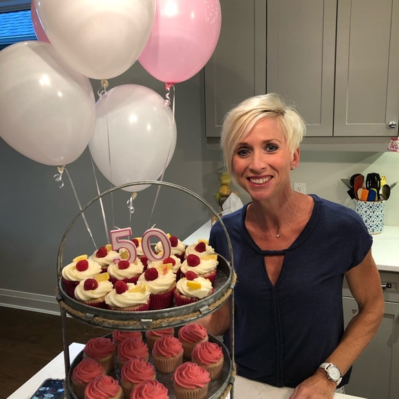 Meet your Posher, Pamela - Picture 1 of 1